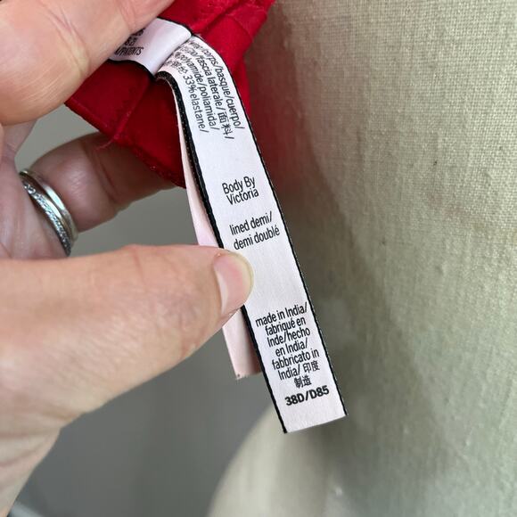 Victoria’s Secret Bra 38D Body by Victoria Lined Demi Red Push Up Lace Underwire - Picture 8 of 8